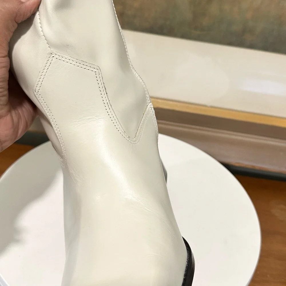 🌸VINCE CAMUTO 🌸 Sangeti Extra Wide Calf Boot Off White Size: 11W